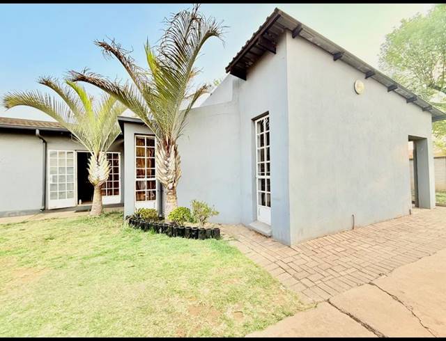 4 BEDROOM HOUSE FOR SALE IN VANDERBIJLPARK CW 3